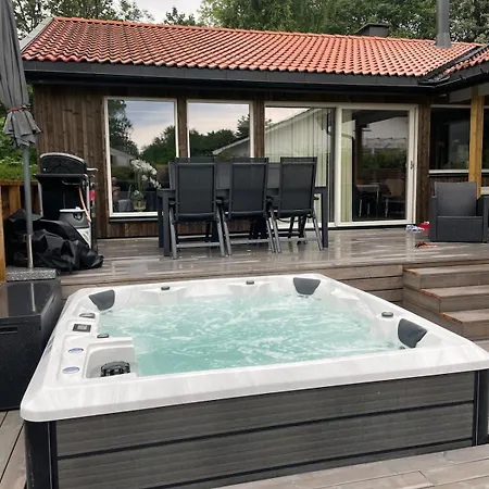 Luxury With Jacuzzi Next To Golf Club Villa *