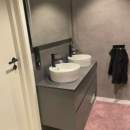 Villa Luxury With Jacuzzi Next To Golf Club