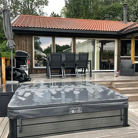Villa Luxury With Jacuzzi Next To Golf Club